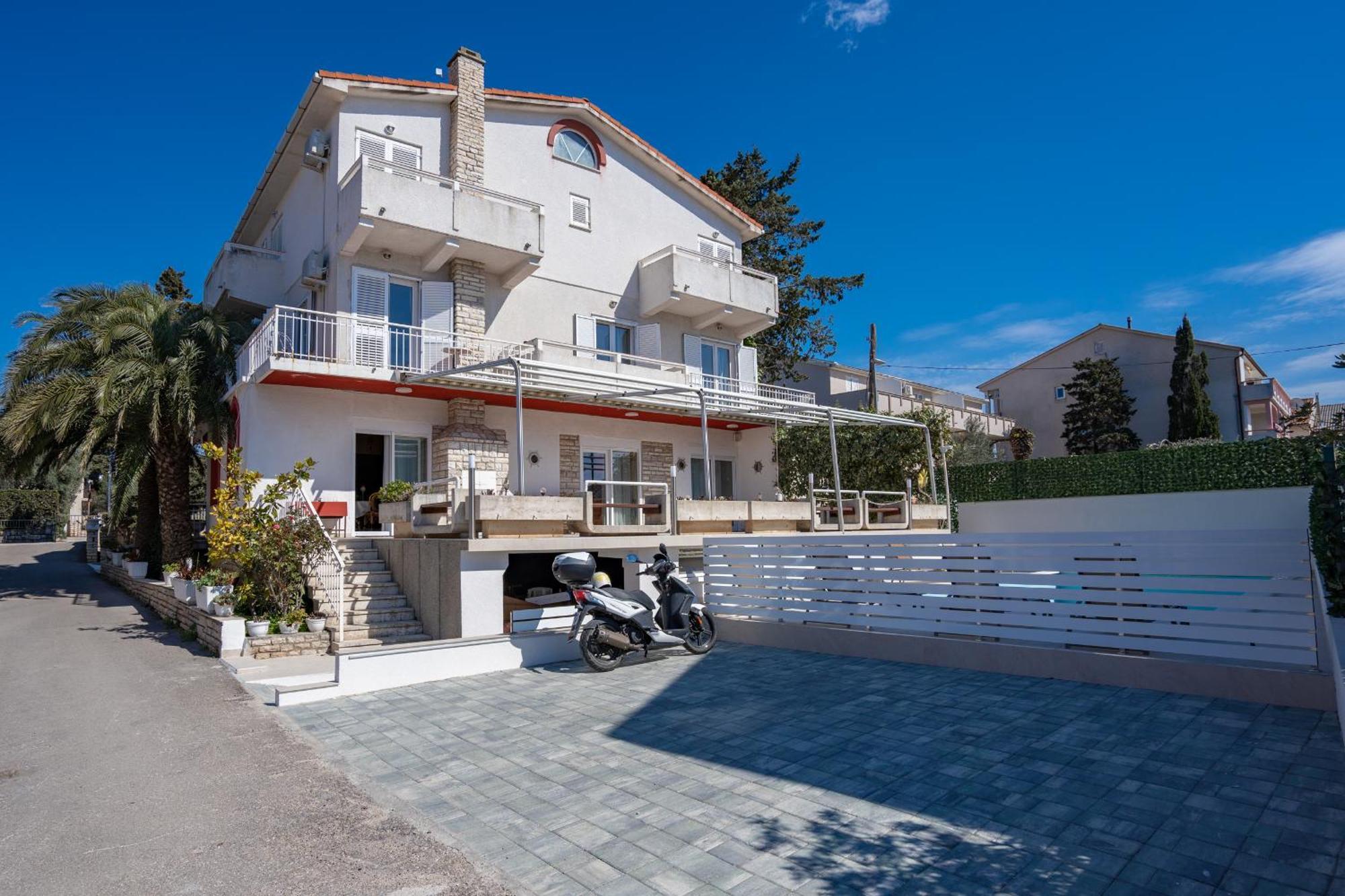 Pool Mansion Magnolia - Comfort Rooms Novaglia Esterno foto