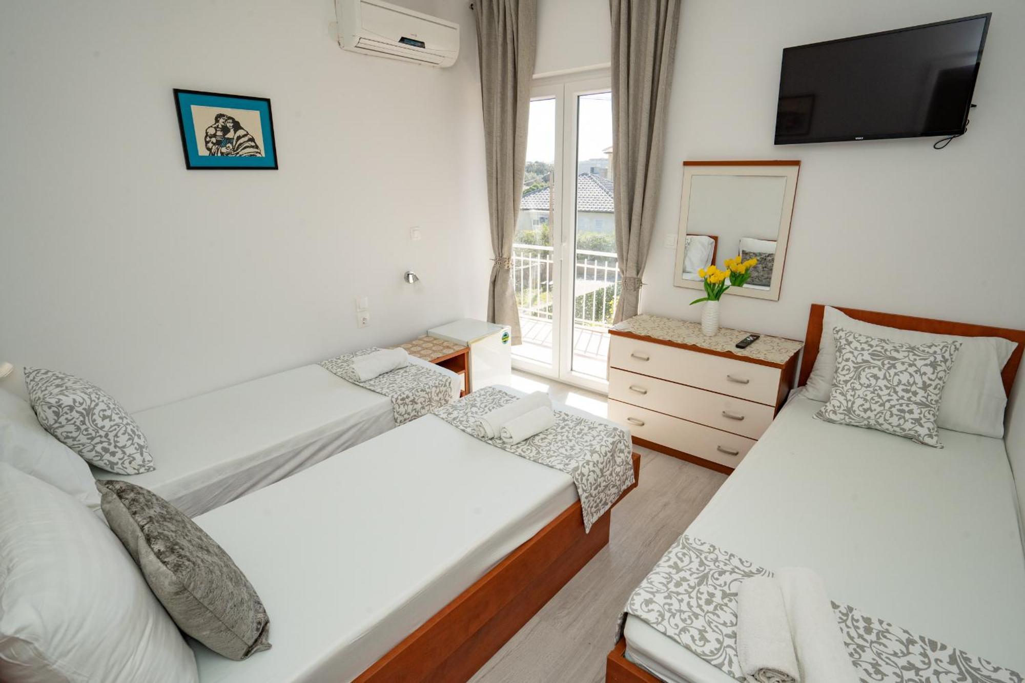 Pool Mansion Magnolia - Comfort Rooms Novaglia Esterno foto