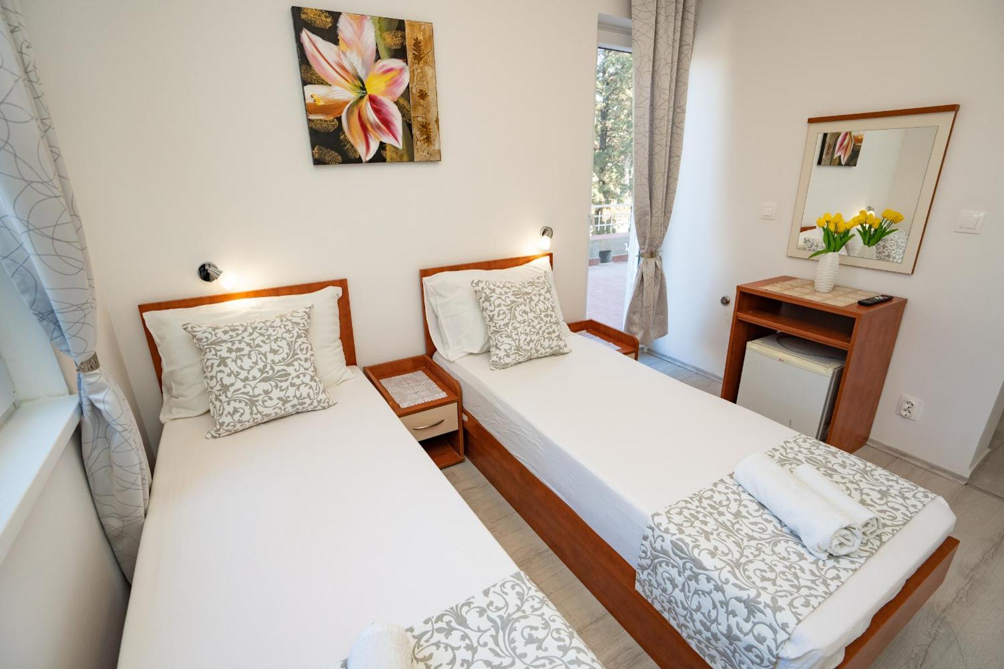 Pool Mansion Magnolia - Comfort Rooms Novaglia Esterno foto