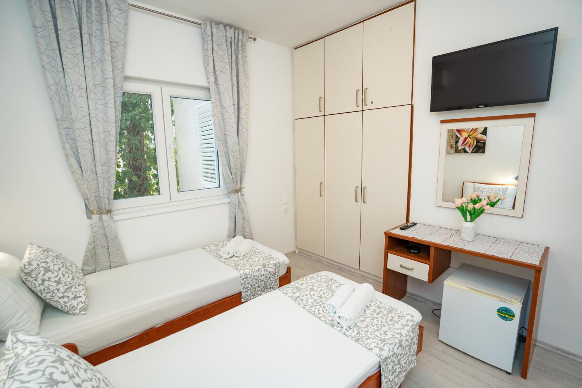 Pool Mansion Magnolia - Comfort Rooms Novaglia Esterno foto